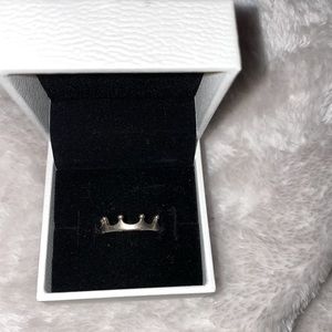 Pandora crown ring size 6